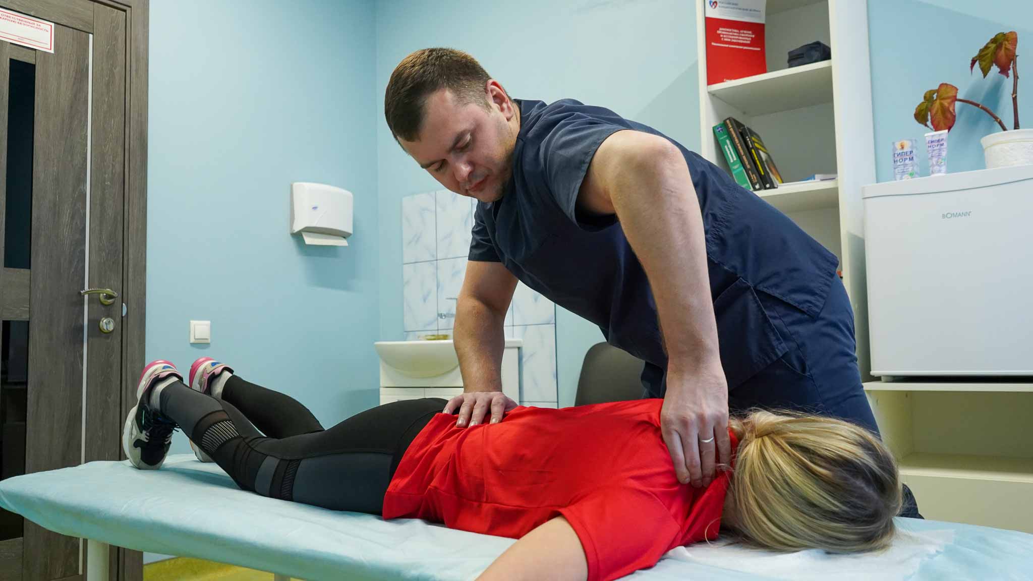 Сеанс коррекции мышц при головных болях в Москве