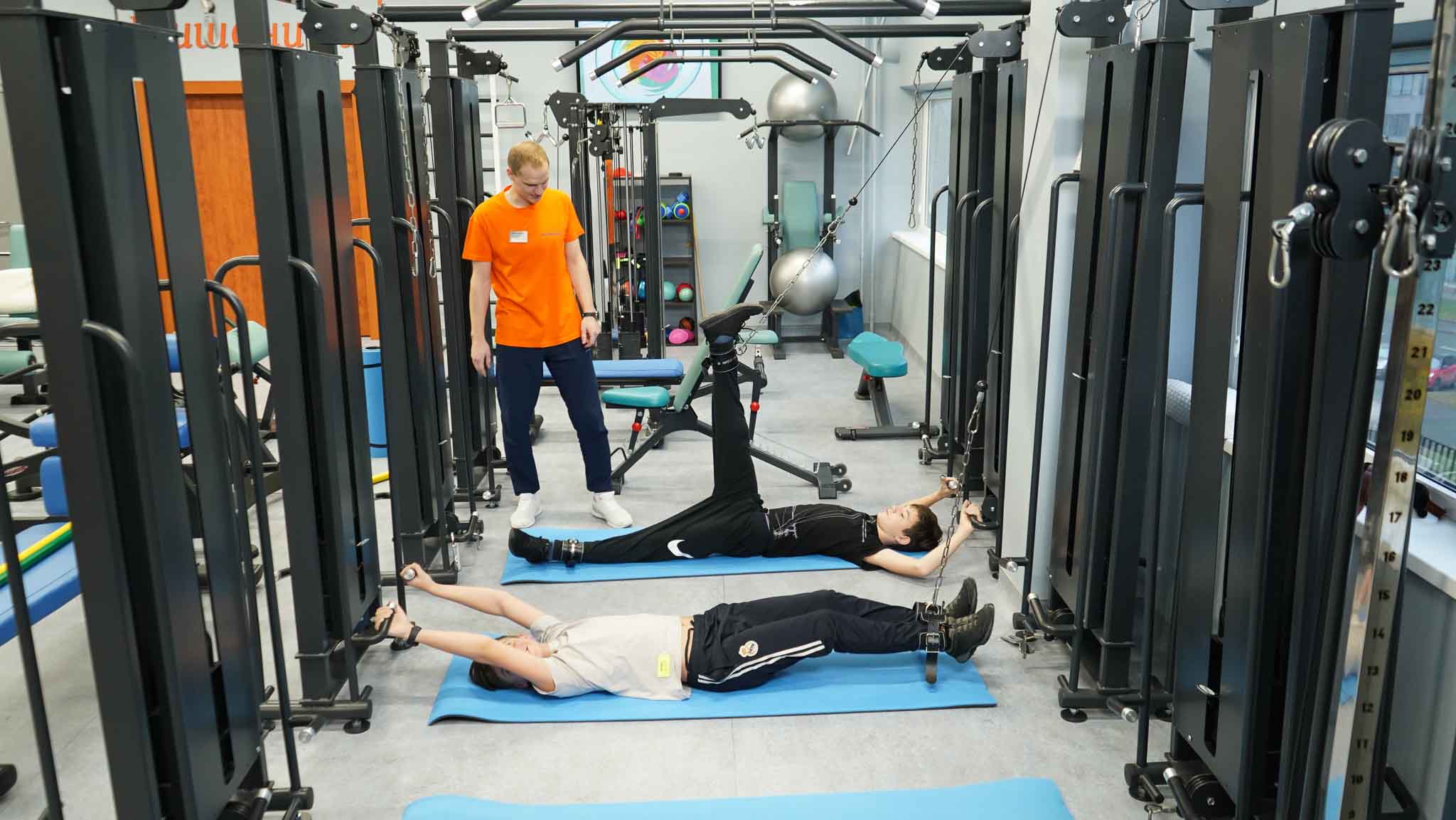 Упражнения при лечении сколиоза в Москве