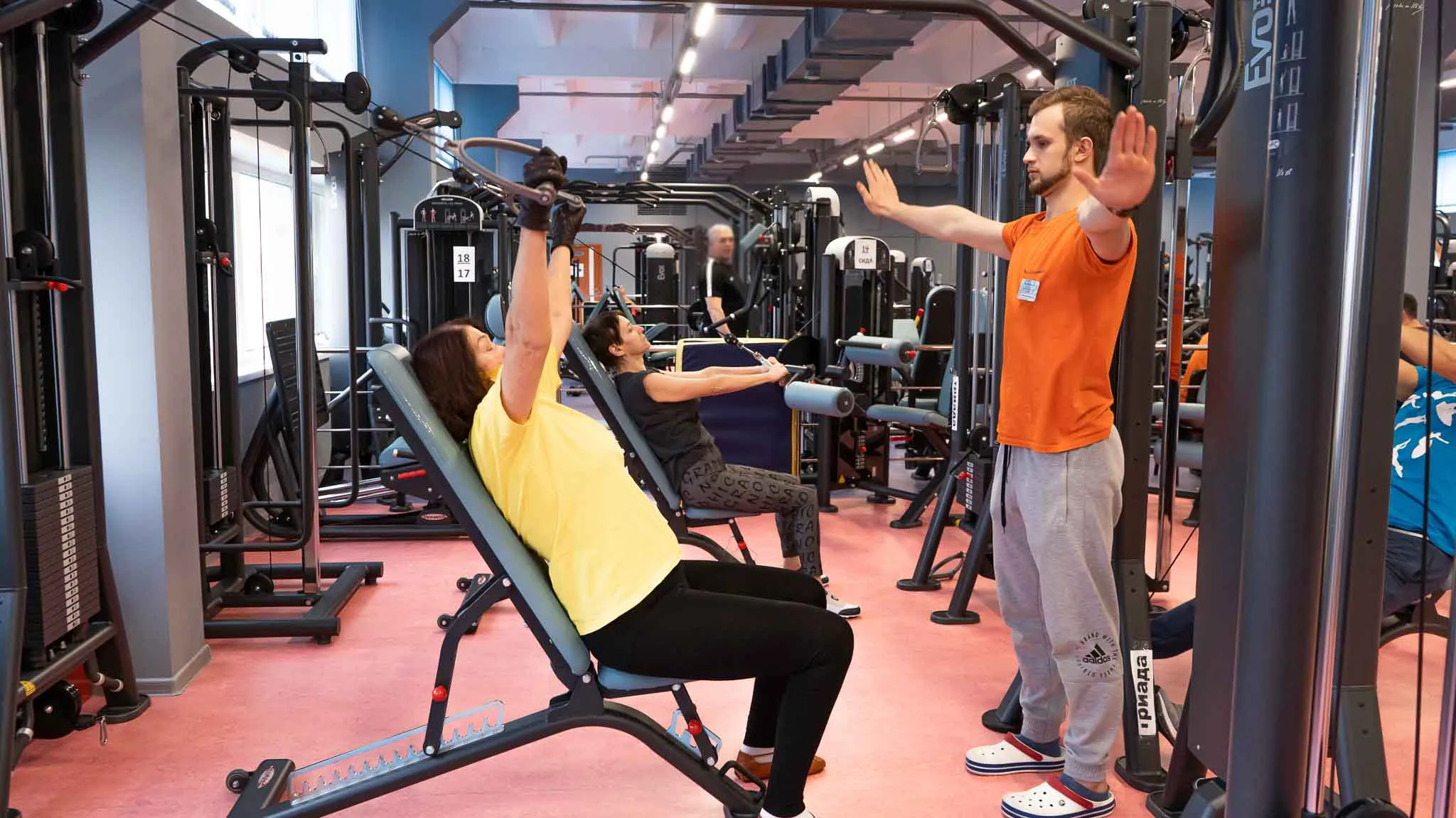 Упражнения с инструктором при гипертонии