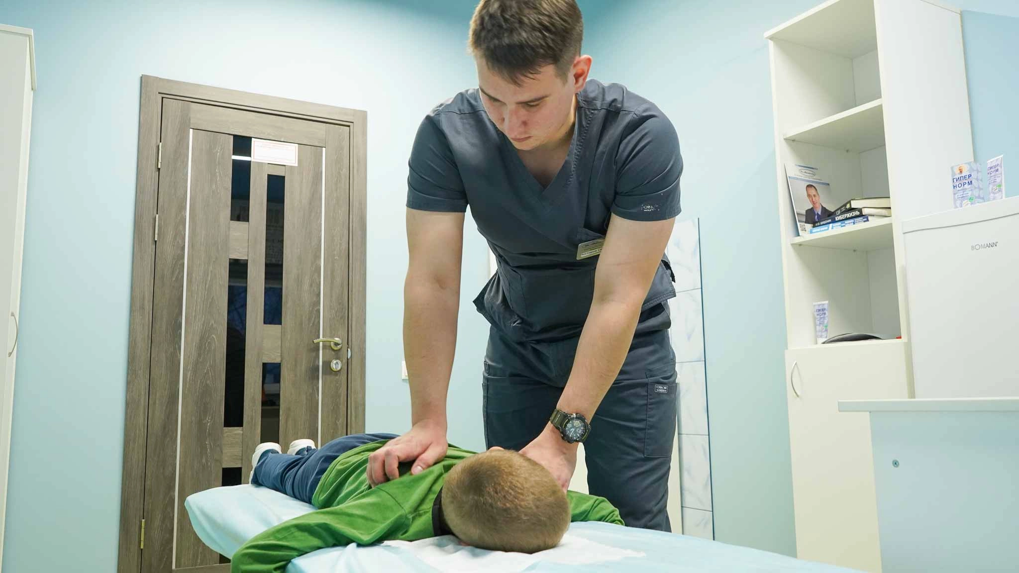 Фото специалиста по коррекции мышц С. О. Нестеров