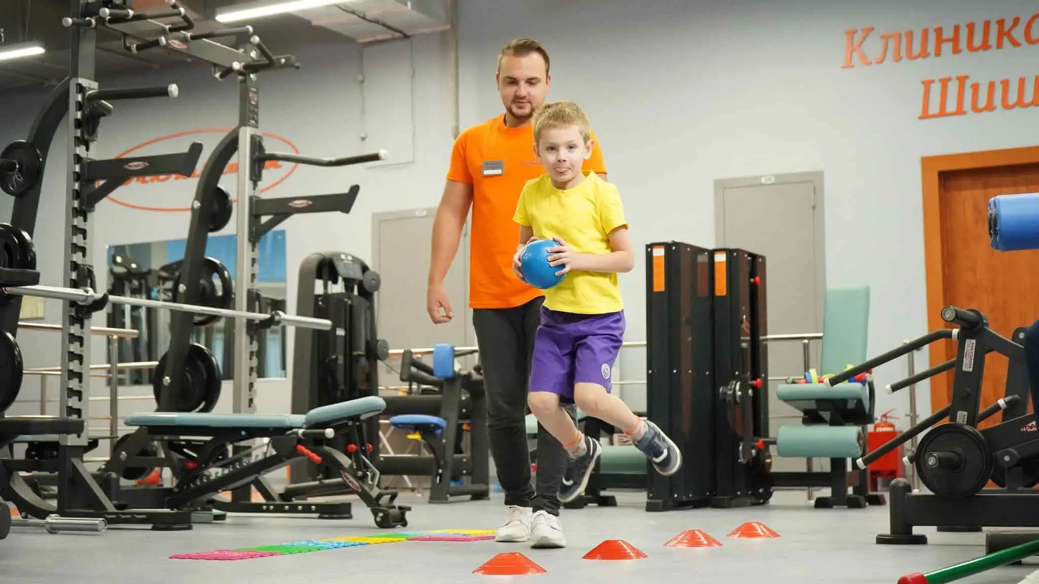 Фото инструкторов детского отделения клиники Шишонина