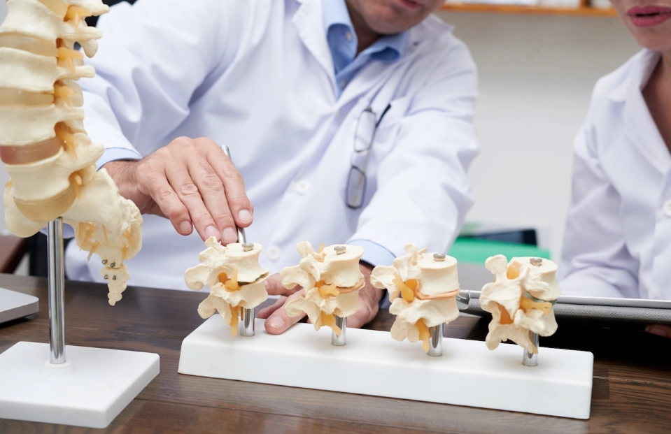 Профилактика остеохондроза и гипертонии в клинике доктора Шишонина