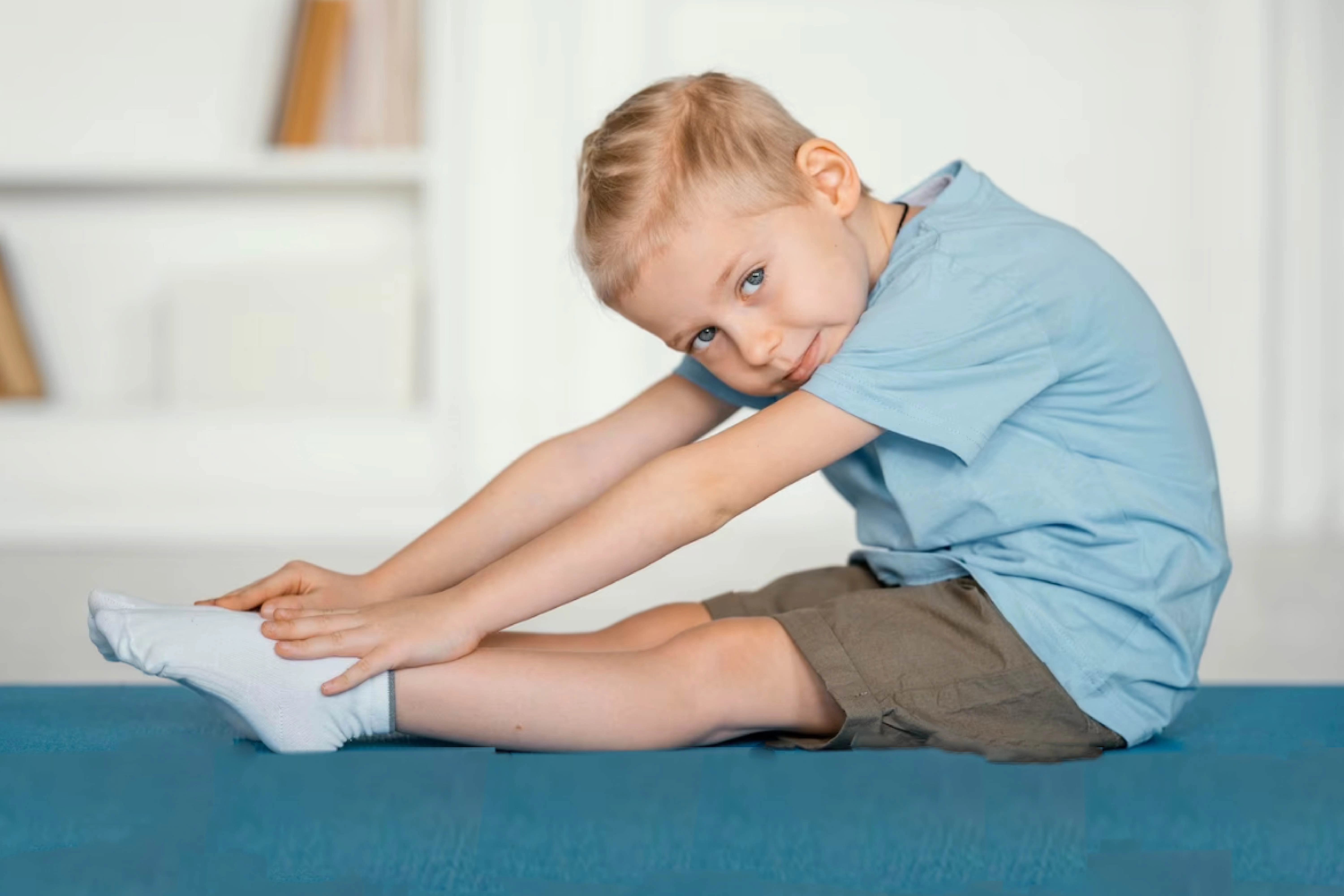 Фото ребёнка с СДВГ во время занятий гимнастикой