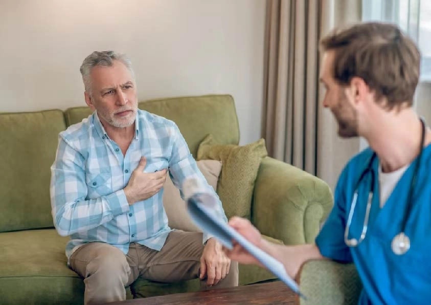 Фото приёма врача при лечении гипертонии