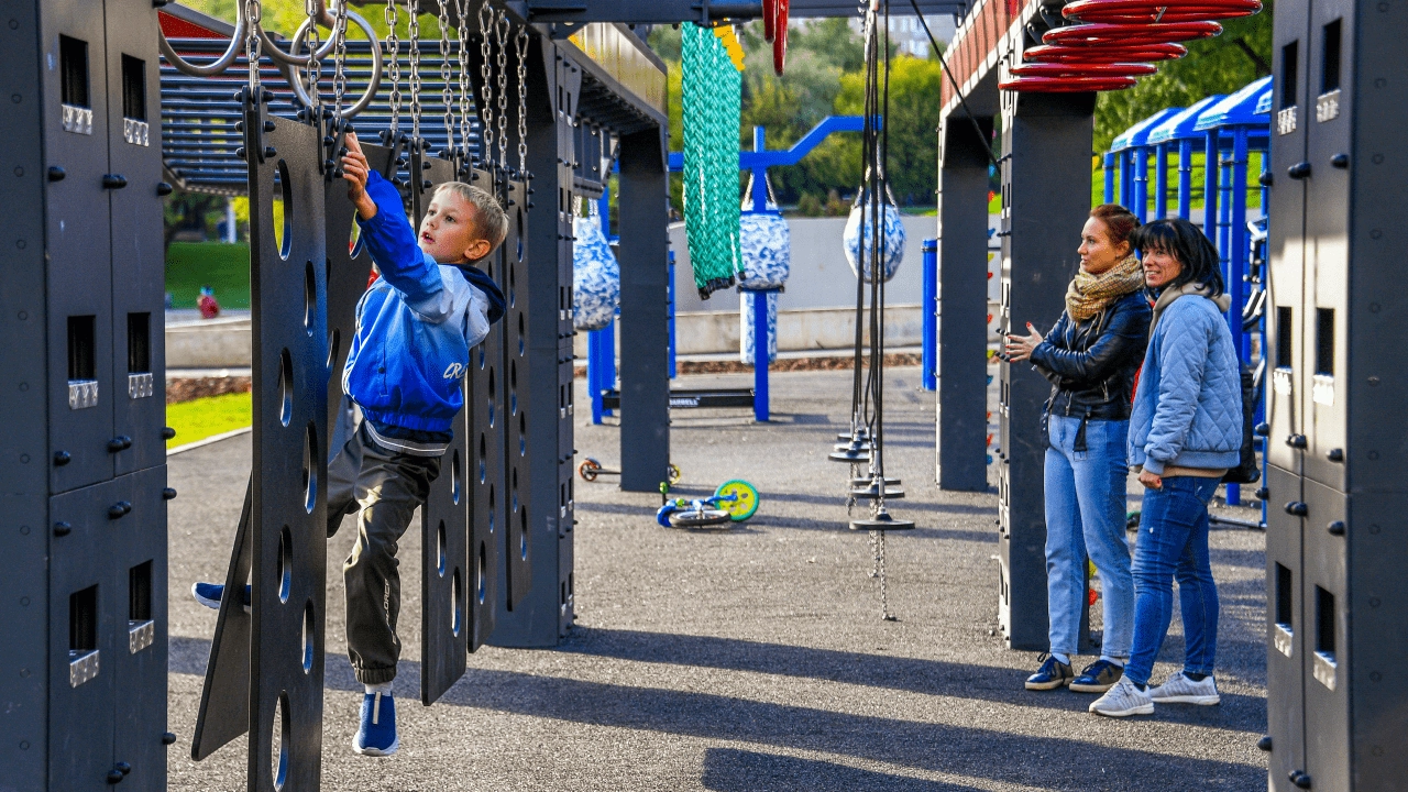 Изображение занятий на спортивных кластерах ЮЗАО