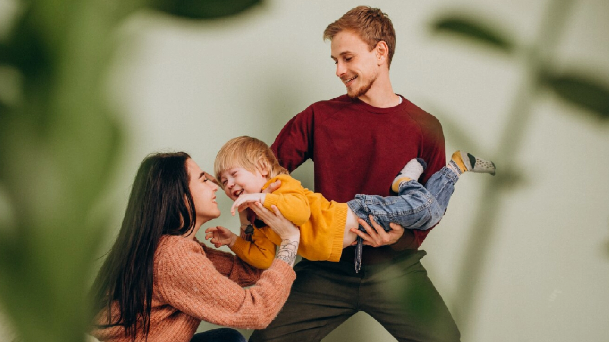 Родители с ребёнком