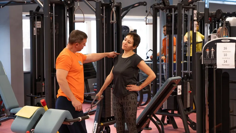 Фото упражнений при остеохондрозе Упражнения при остеохондрозе