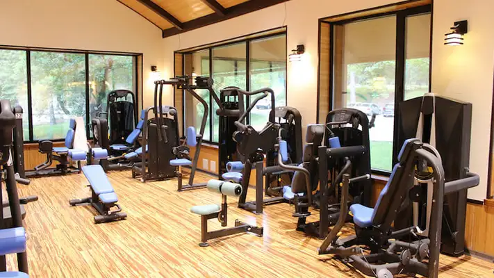 Фото зала для ЛФК в клинике доктора Шишонина в Тарусе