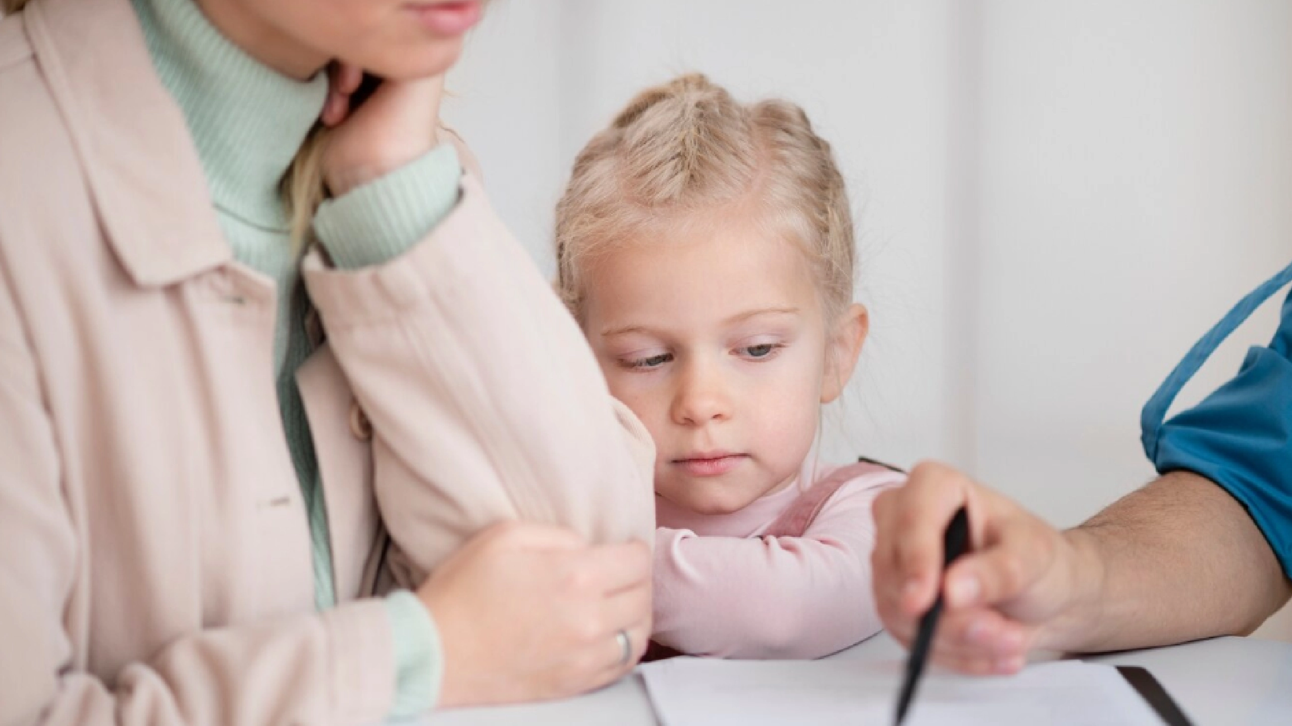 Ребёнок на диагностике в клинике