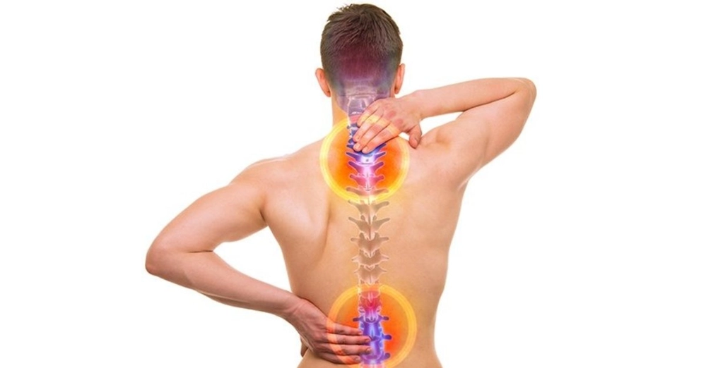 Боль в позвоночнике у мужчины