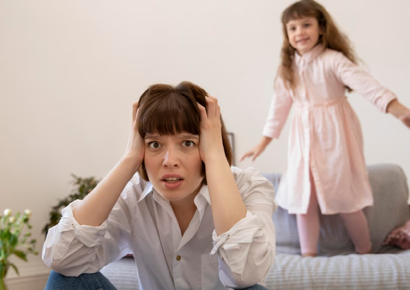Изображение родителей испытывающих регулярный стресс из-за ребёнка с РАС